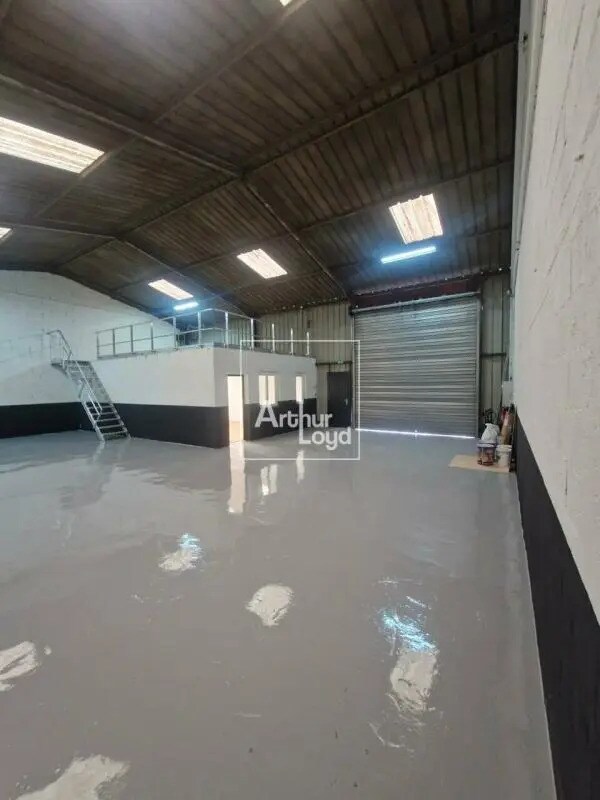 Plus de détails pour Local d'activités à louer