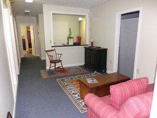 Plus de détails pour 401 Gilford Ave, Gilford, NH - Local d'activités à louer
