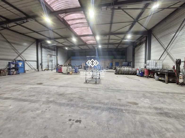 Industriel/Logistique dans Claye-Souilly à vendre - Photo de l’immeuble – Image 2 sur 9
