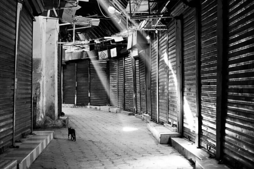 Industriel/Logistique dans Garons à vendre - Photo de l’immeuble – Image 2 sur 2