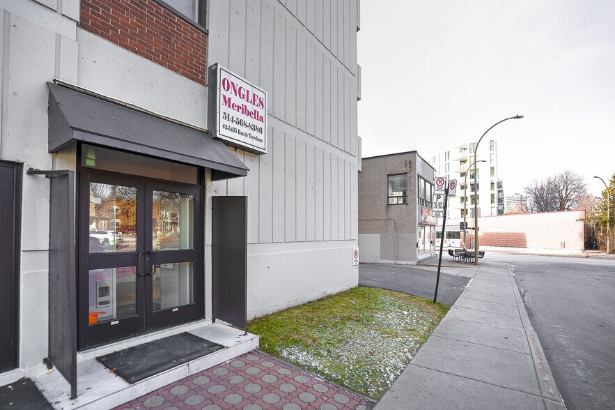 5425-5455 Rue De Terrebonne, Montréal, QC à louer - Photo de l’immeuble – Image 2 sur 15