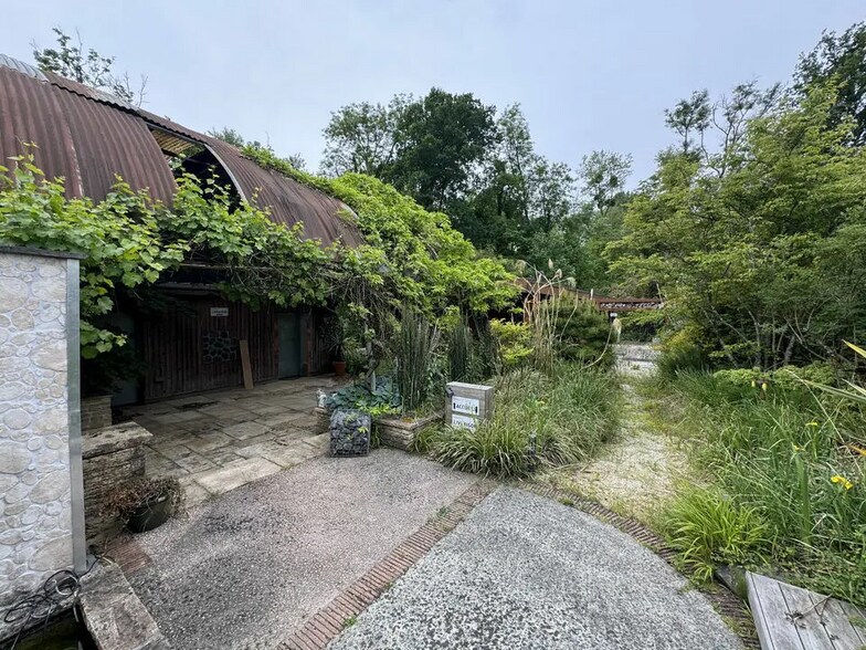 Local d'activités dans Presles à vendre - Photo de l’immeuble – Image 2 sur 5