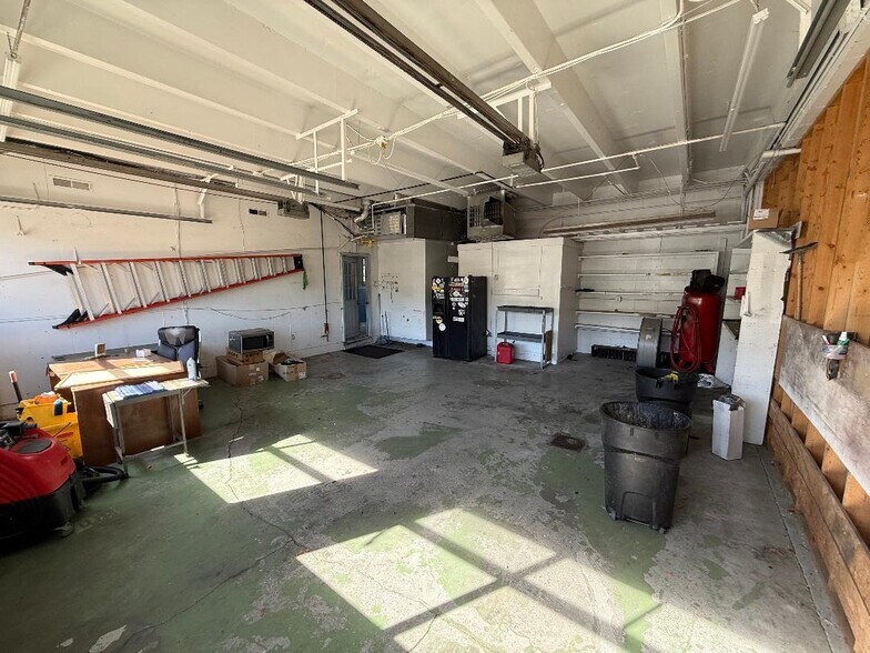 6005 Charlotte Pike, Nashville, TN à louer - Photo de l’immeuble – Image 2 sur 9