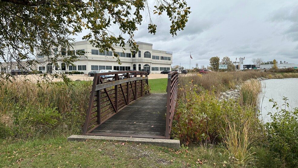 3051 Progress Way, Kaukauna, WI à louer - Photo de l’immeuble – Image 3 sur 39