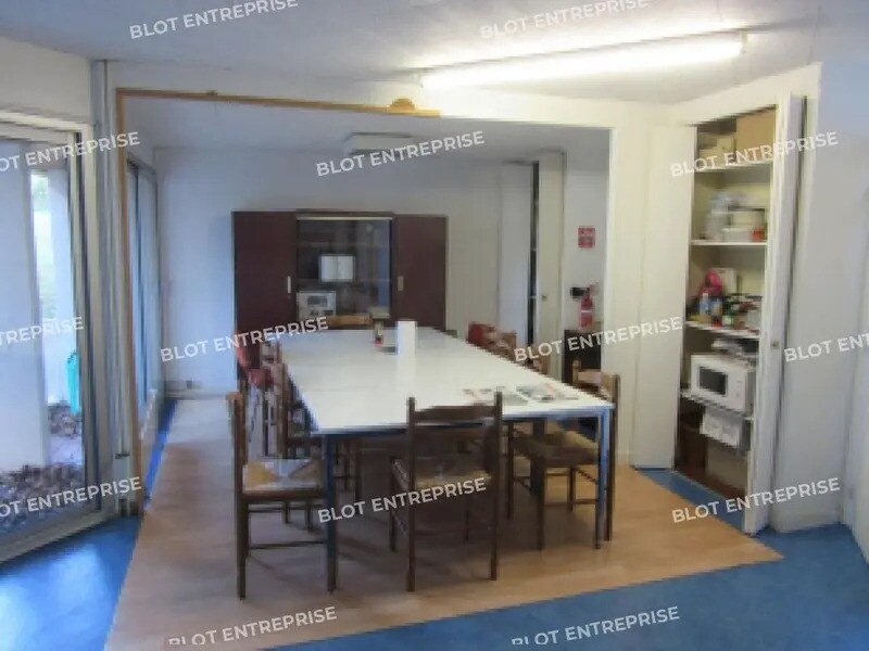Bureau dans SAINT-MARTIN-DES-CHAMPS à vendre Photo de l’immeuble– Image 1 sur 7