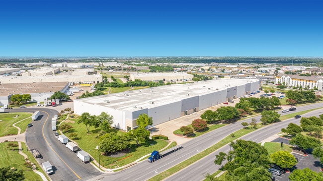 Plus de détails pour 2120 Grand Avenue Pky, Austin, TX - Industriel/Logistique à louer