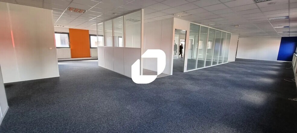 Bureau dans Torcy à louer - Photo de l’immeuble – Image 3 sur 11