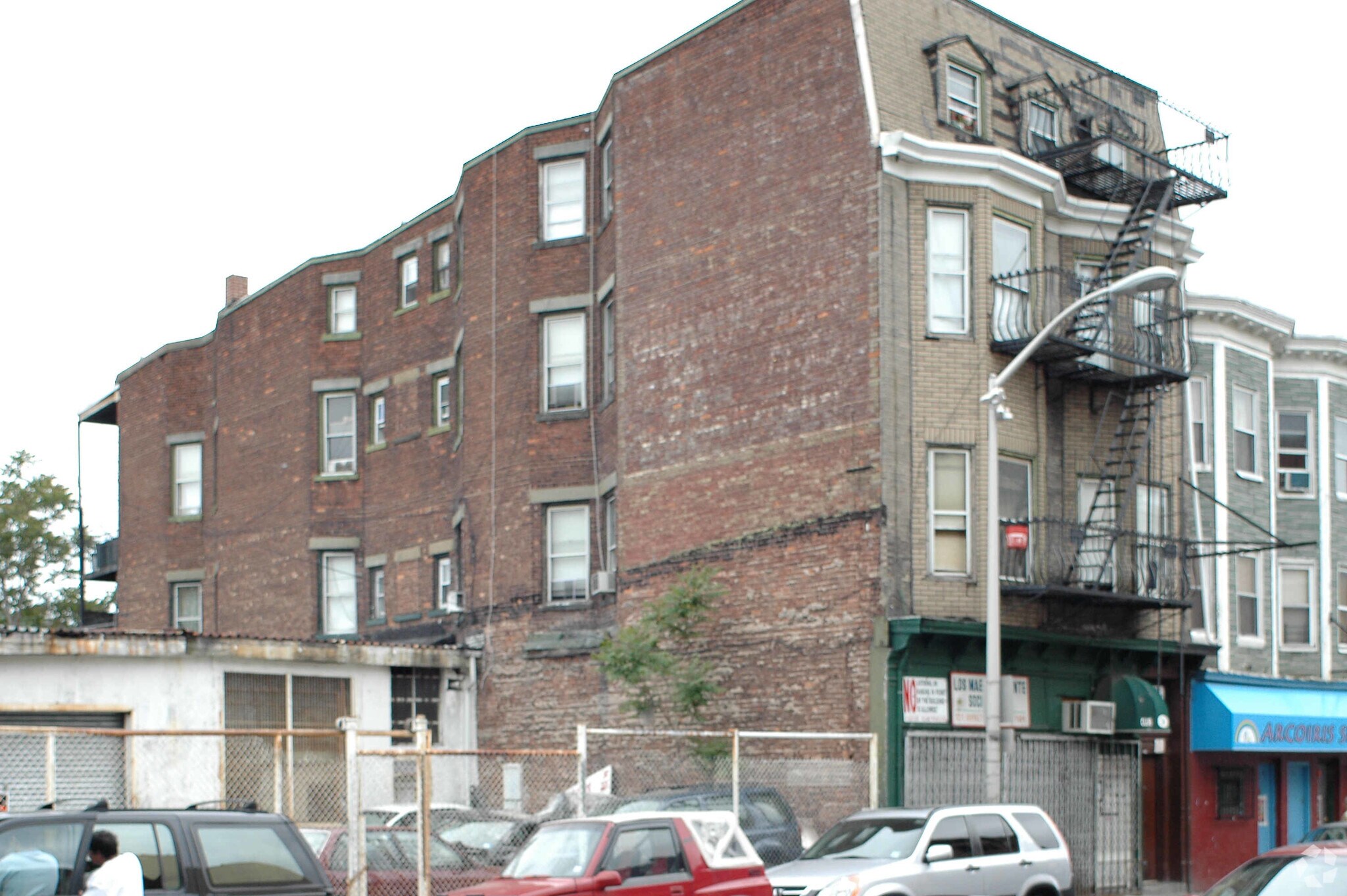 324 Market St, Paterson, NJ à vendre Photo principale– Image 1 sur 3
