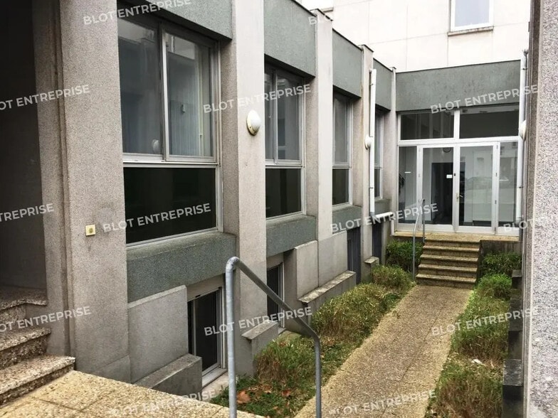 Bureau dans Lorient à louer - Photo de l’immeuble – Image 3 sur 12