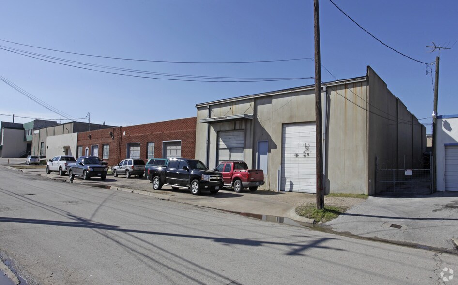 2820 S Bryan Ave, Fort Worth, TX à vendre - Photo de l’immeuble – Image 3 sur 3