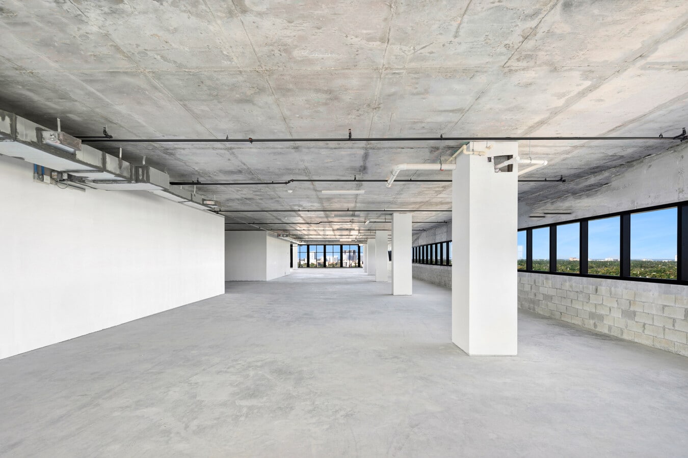 800 N Federal Hwy, Hallandale Beach, FL 33009 - Lot PH1 -  - Photo intérieure - Image 1 of 1