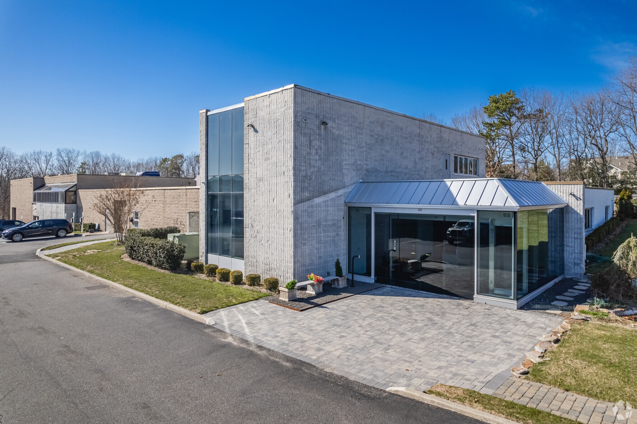 252 Indian Head Rd, Kings Park, NY à louer Photo principale– Image 1 sur 14