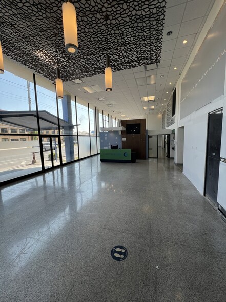 3308 Tulane Ave, New Orleans, LA à louer - Photo intérieure – Image 2 sur 7