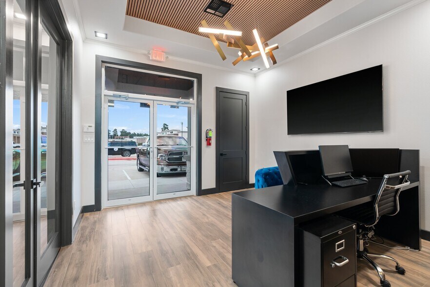 14547 Lake Business Dr, Conroe, TX à louer - Photo de l’immeuble – Image 3 sur 23
