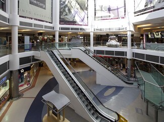 Plus de détails pour Mercury Gdns, Romford - Local commercial à louer