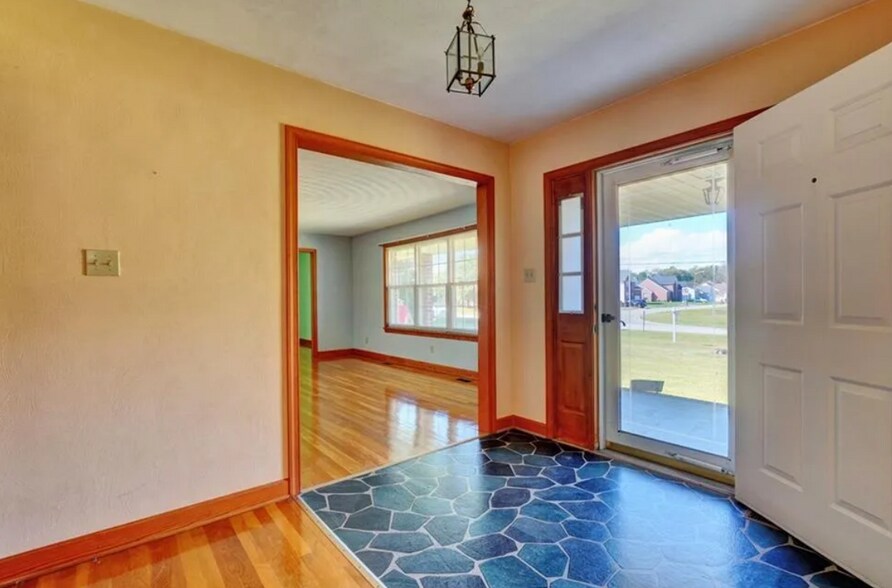 4530 Shoulders Hill Rd, Suffolk, VA à vendre - Photo de l’immeuble – Image 2 sur 48