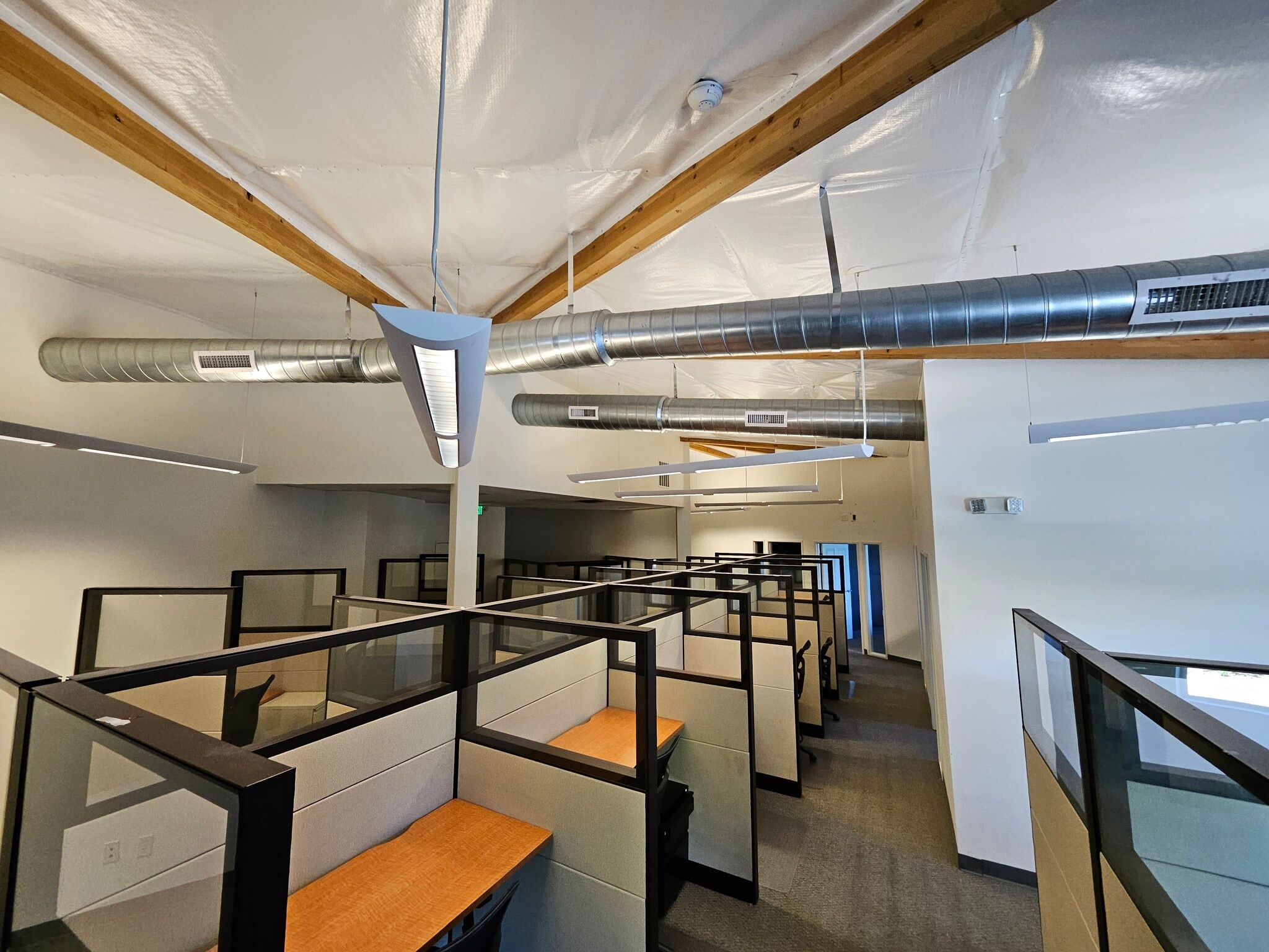 5605 Riggins Ct, Reno, NV à vendre Photo de l’immeuble– Image 1 sur 5