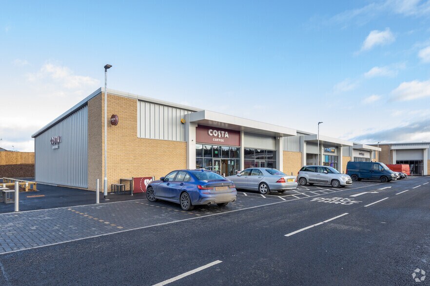 Cupar Retail Park portefeuille de 3 biens à vendre sur LoopNet.fr - Photo principale – Image 2 sur 4