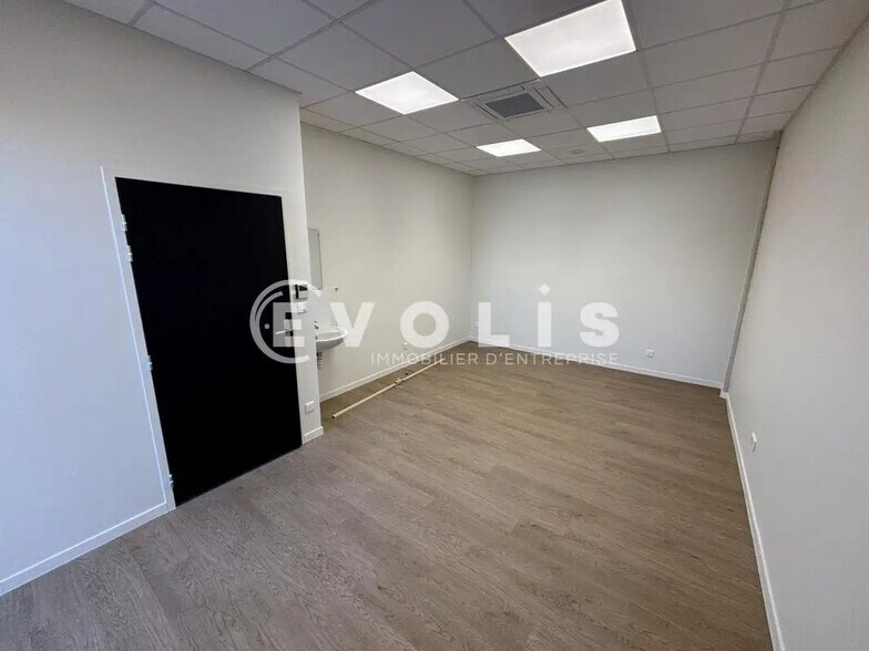 Local commercial dans Amiens à louer - Photo de l’immeuble – Image 1 sur 1