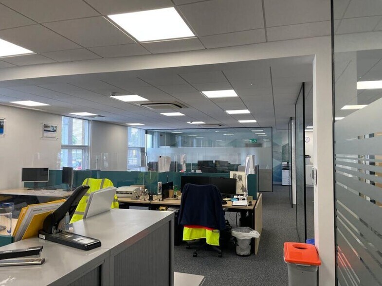 487-488 Ipswich Rd, Slough à louer - Photo de l’immeuble – Image 3 sur 12