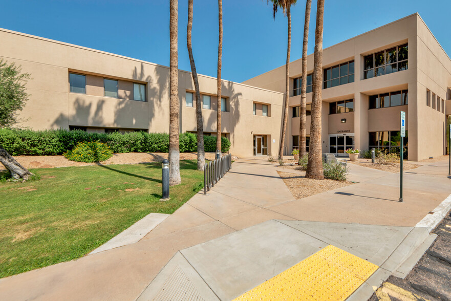 10250 N 92nd St, Scottsdale, AZ à louer - Photo de l’immeuble – Image 2 sur 9