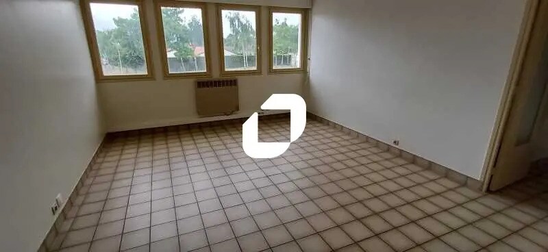 Bureau dans Magnanville à louer - Photo de l’immeuble – Image 1 sur 6