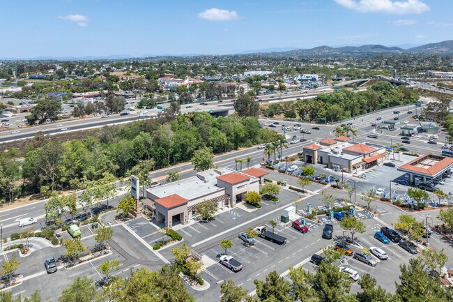 Plus de détails pour 640 Hacienda Dr, Vista, CA - Local commercial aux enchères