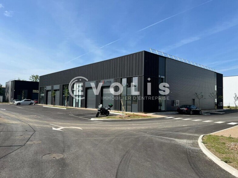 Local d’activités dans Trévoux à louer - Photo de l’immeuble – Image 1 sur 6