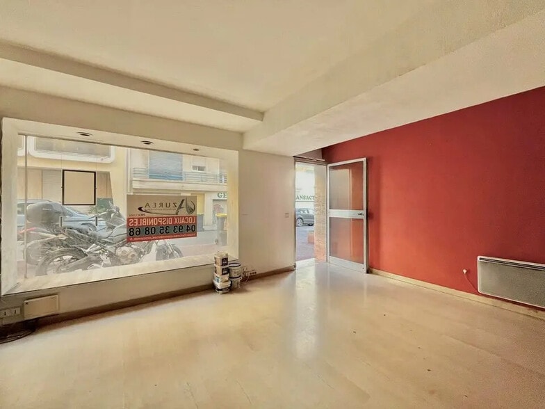 Local commercial dans Antibes à louer - Photo intérieure – Image 2 sur 5