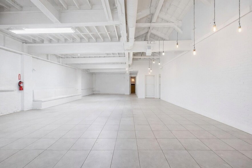 1031 Grand St, Brooklyn, NY à louer - Photo de l’immeuble – Image 3 sur 5