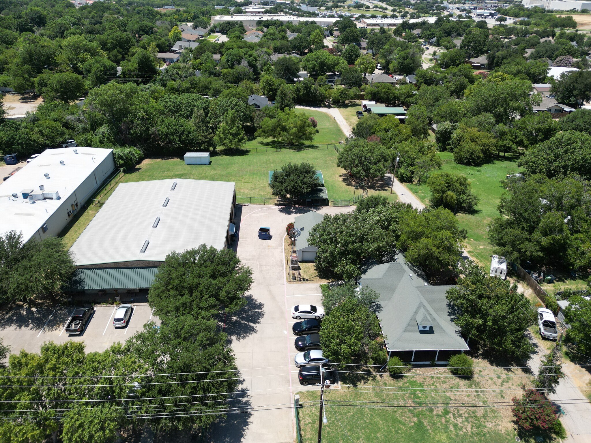 729 N Cowan Ave, Lewisville, TX à vendre Photo principale– Image 1 sur 24