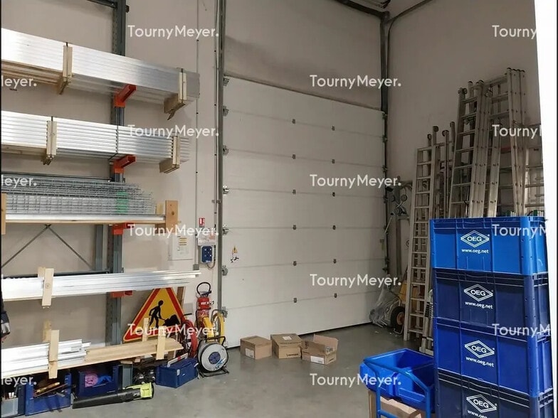 Local d'activités dans Castanet-Tolosan à vendre - Photo de l’immeuble – Image 3 sur 12