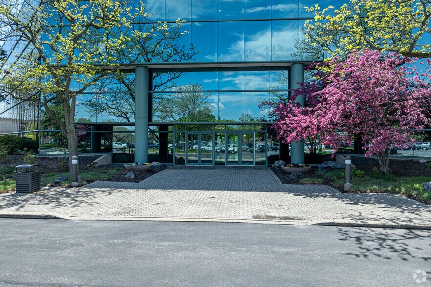 450 E Devon Ave, Itasca, IL à louer - Photo de l’immeuble – Image 2 sur 5
