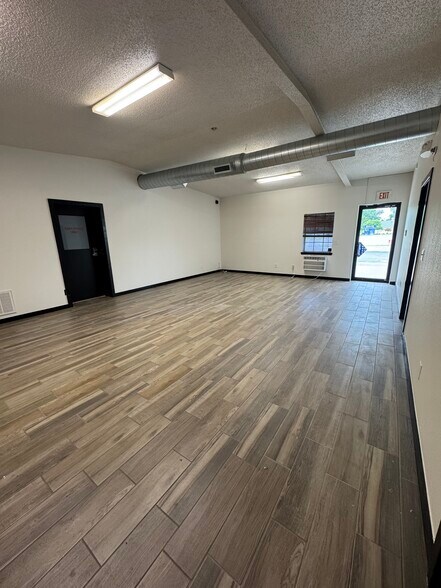 1001 E Will Rogers Blvd, Claremore, OK à louer - Photo de l’immeuble – Image 3 sur 16