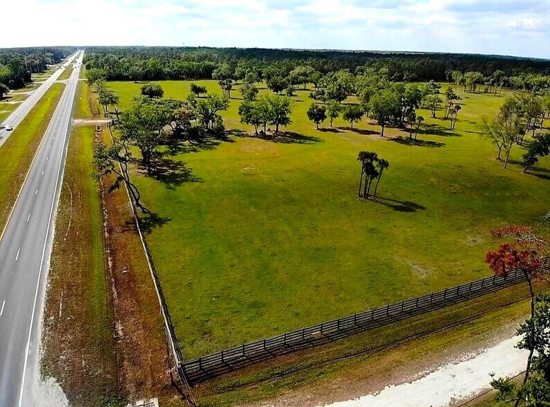 25345 E Colonial Dr, Christmas, FL à vendre - Photo de l’immeuble – Image 2 sur 14