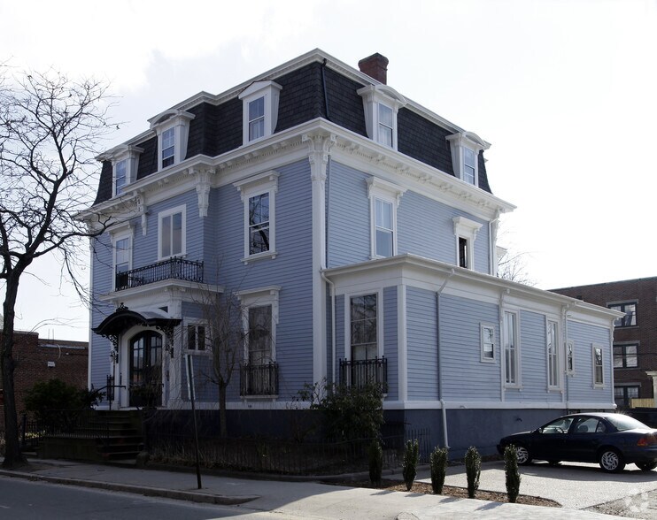 453 Angell St, Providence, RI à vendre - Photo de l’immeuble – Image 2 sur 29