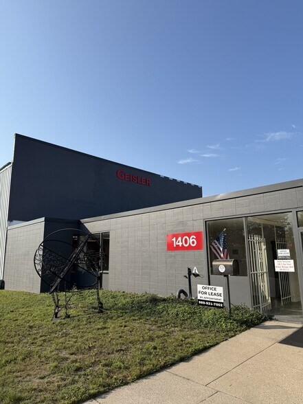 1406-1414 E Pine St, Midland, MI à louer - Photo de l’immeuble – Image 2 sur 21