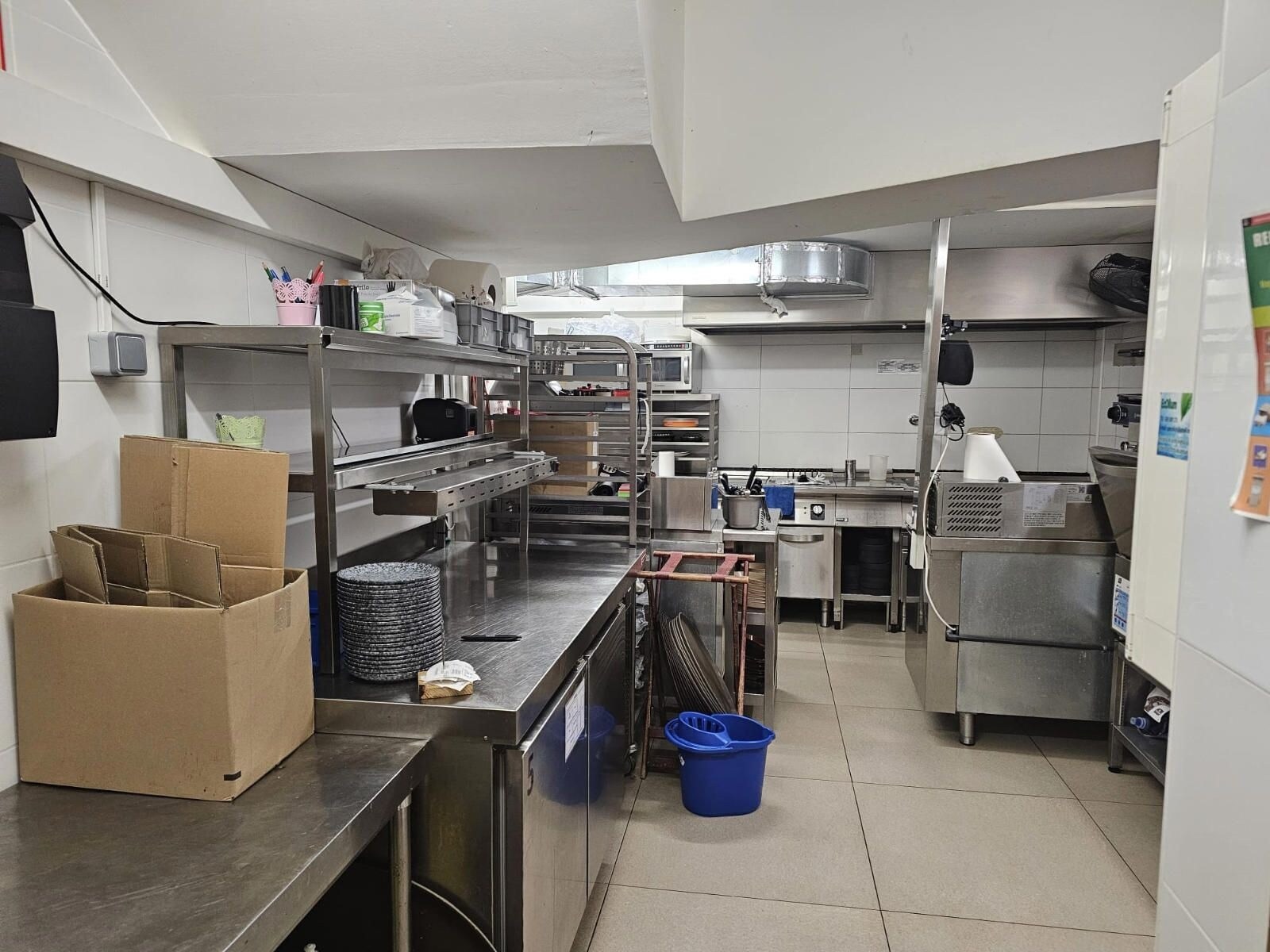 Local commercial dans Terrassa, Barcelona à louer Photo principale– Image 1 sur 2