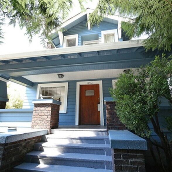 1302 N 49th St, Seattle, WA à vendre - Photo de l’immeuble – Image 3 sur 33