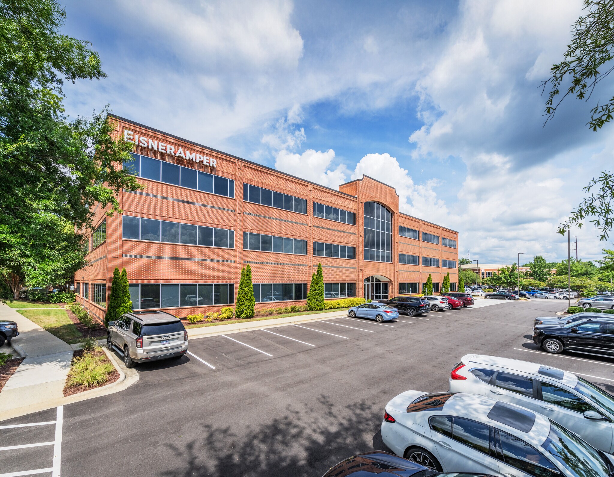 1500 Sunday Dr, Raleigh, NC à louer Photo principale– Image 1 sur 8