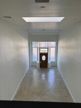 245-251 S Robertson Blvd, Beverly Hills, CA à louer Photo de l’immeuble– Image 1 sur 11