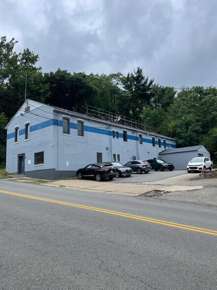 108 Rosslyn Rd, Carnegie, PA à louer - Photo de l’immeuble – Image 3 sur 4