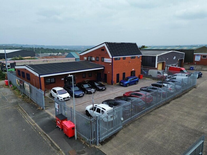 Old Bush St, Brierley Hill à louer - Photo de l’immeuble – Image 3 sur 22