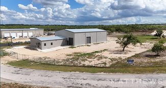 Plus de détails pour 73 Eagleford Drive, Pleasanton, TX - Industriel/Logistique à louer