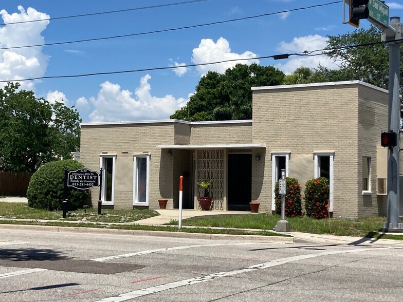 2210 S Macdill Ave, Tampa, FL à vendre - Photo de l’immeuble – Image 1 sur 15