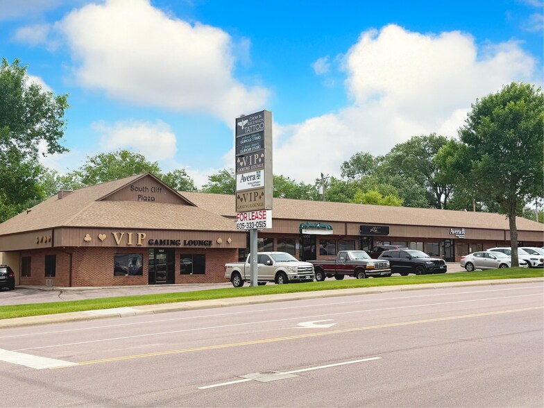 1008 S Cliff Ave, Sioux Falls, SD à vendre - Photo de l’immeuble – Image 3 sur 5