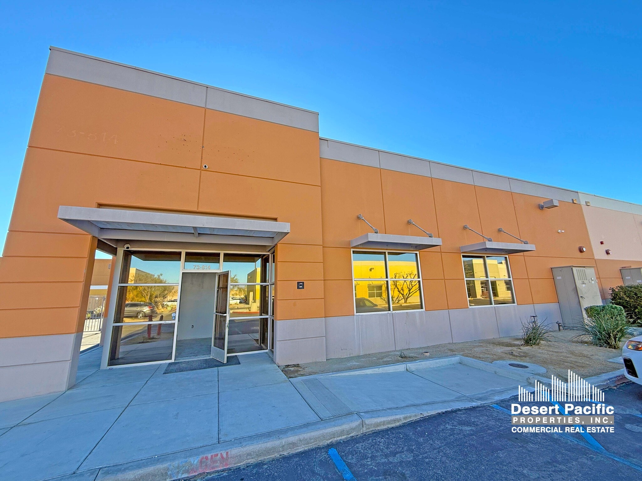 73814 Dinah Shore Dr, Palm Desert, CA à vendre Photo intérieure– Image 1 sur 3