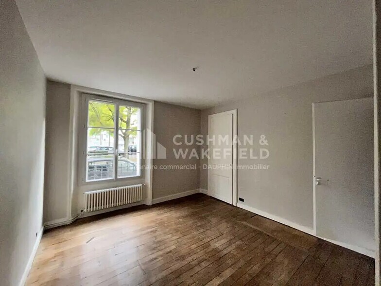 Bureau dans Rennes à louer - Photo de l’immeuble – Image 1 sur 7