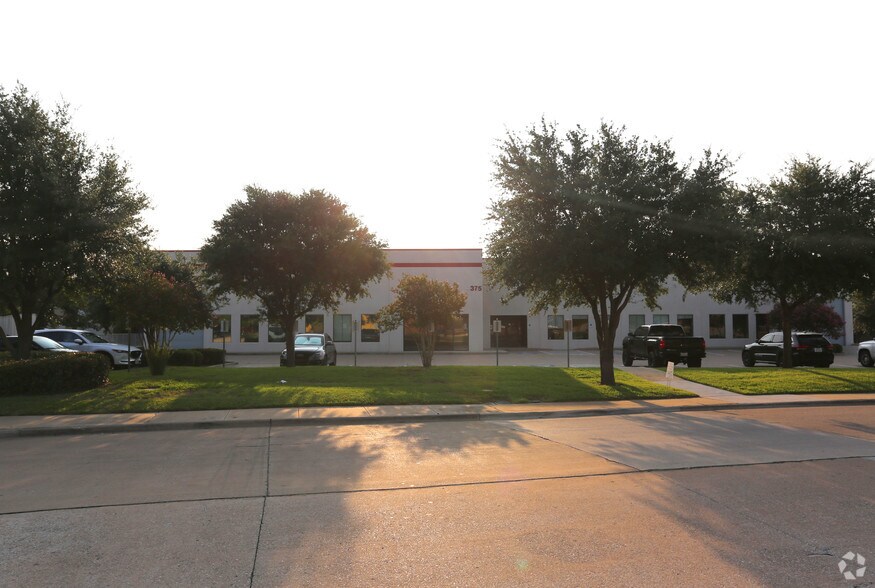 375 Commerce St, Southlake, TX à louer - Photo de l’immeuble – Image 3 sur 19