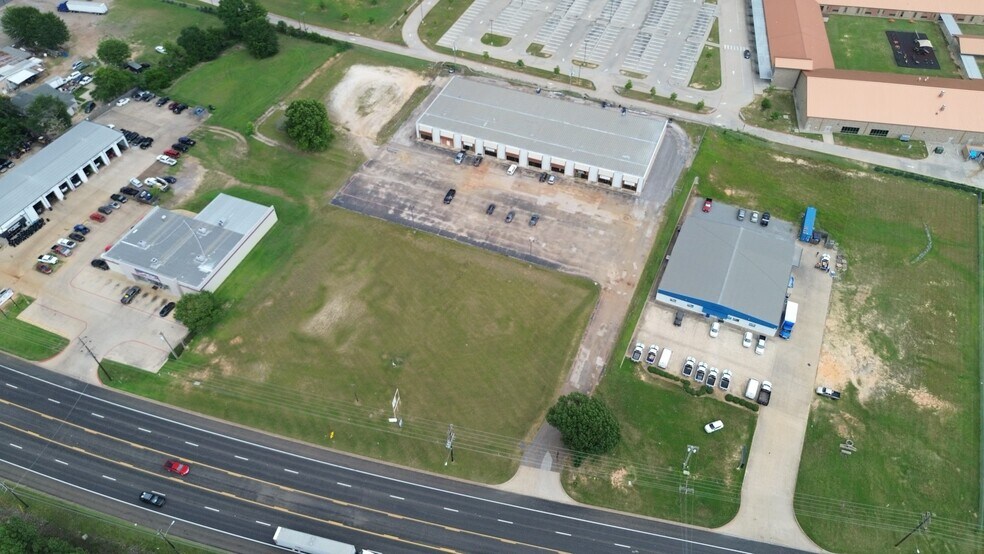 440 N Eastman Rd, Longview, TX à louer - Photo de l’immeuble – Image 3 sur 11